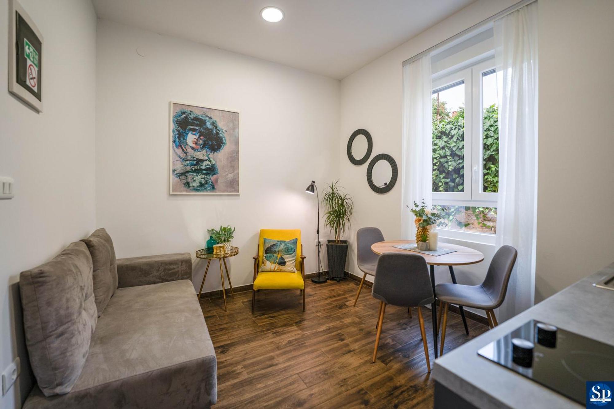 Colosseum Garden Studio Apartments PUY 외부 사진