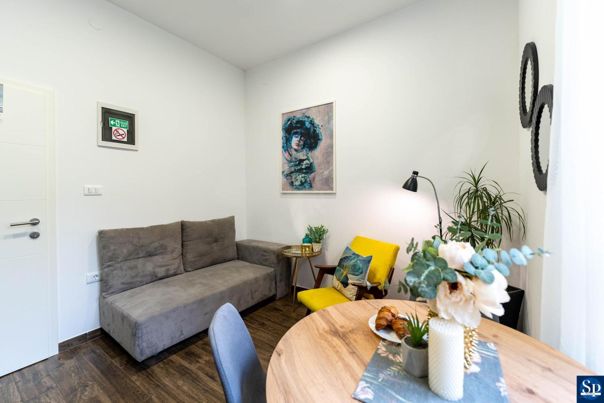 Colosseum Garden Studio Apartments PUY 외부 사진