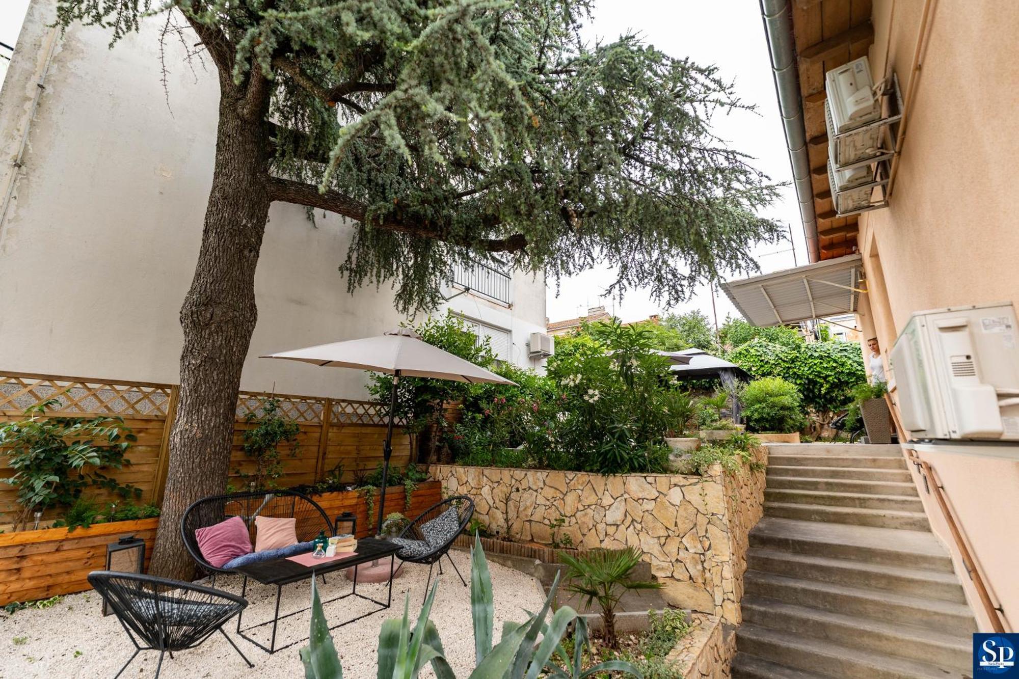 Colosseum Garden Studio Apartments PUY 외부 사진
