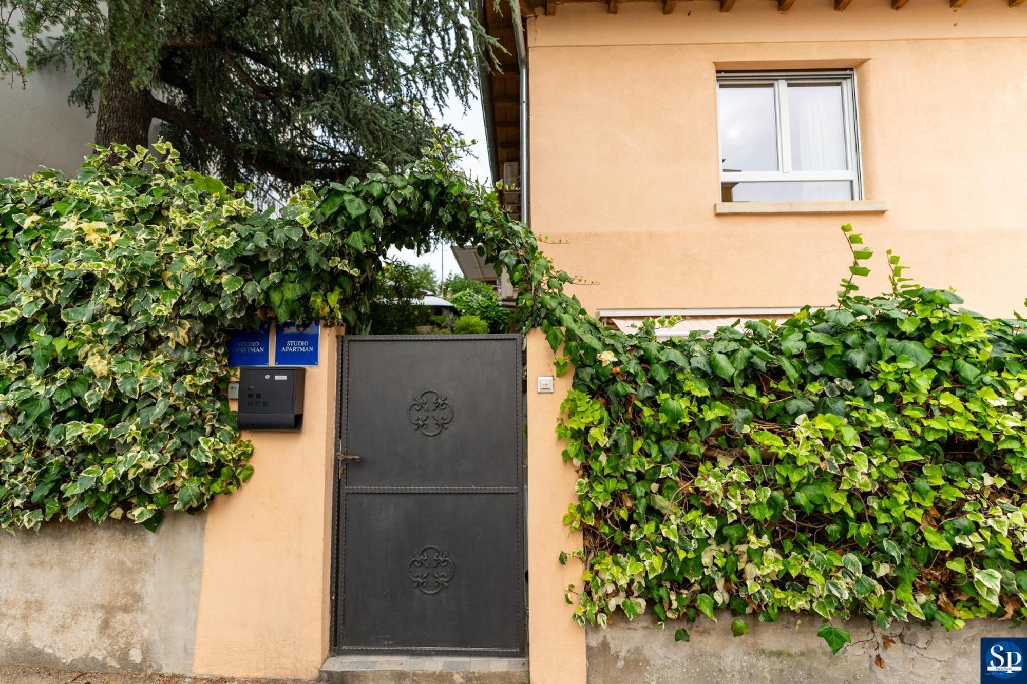 Colosseum Garden Studio Apartments PUY 외부 사진